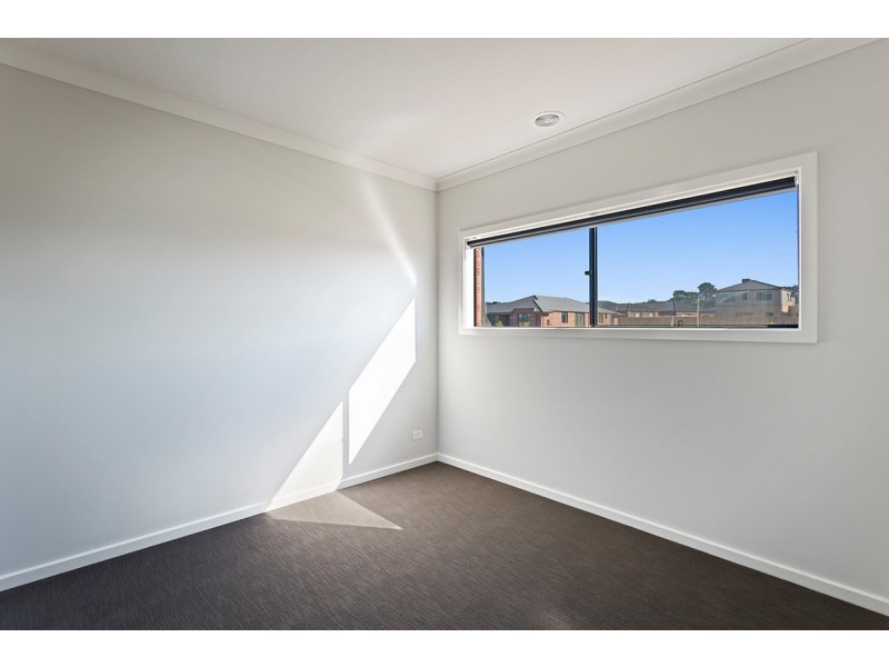 2 Moncton Way, Mickleham VIC 3064