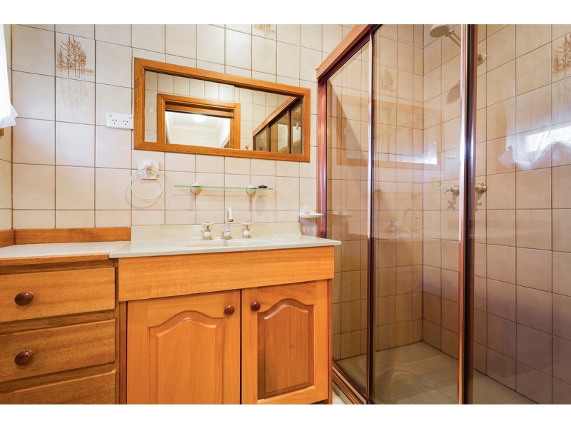 6 Bird Court, Hoppers Crossing VIC 3029