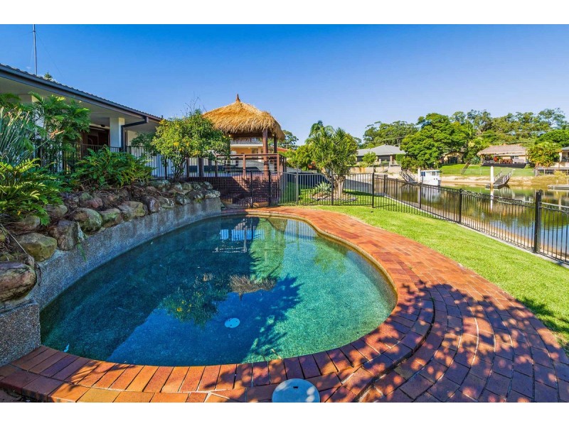 12 Park Avenue, Broadbeach Waters QLD 4218