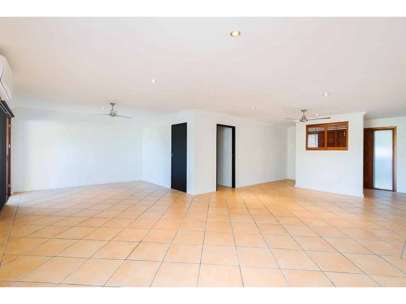 12 Park Avenue, Broadbeach Waters QLD 4218
