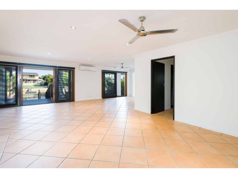 12 Park Avenue, Broadbeach Waters QLD 4218