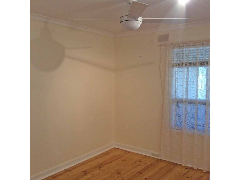 28 Fairway Drive, Seaton SA 5023