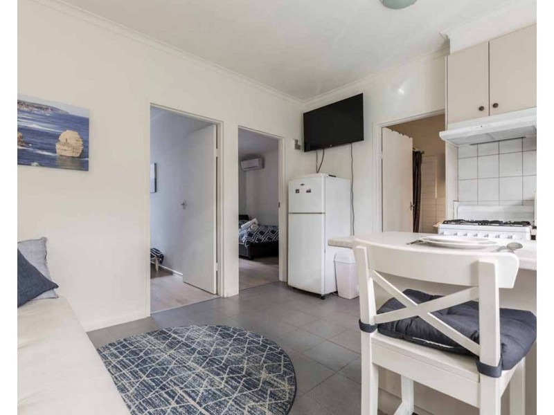 4/27 Robe Street, St Kilda VIC 3182