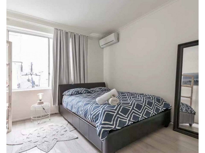 4/27 Robe Street, St Kilda VIC 3182