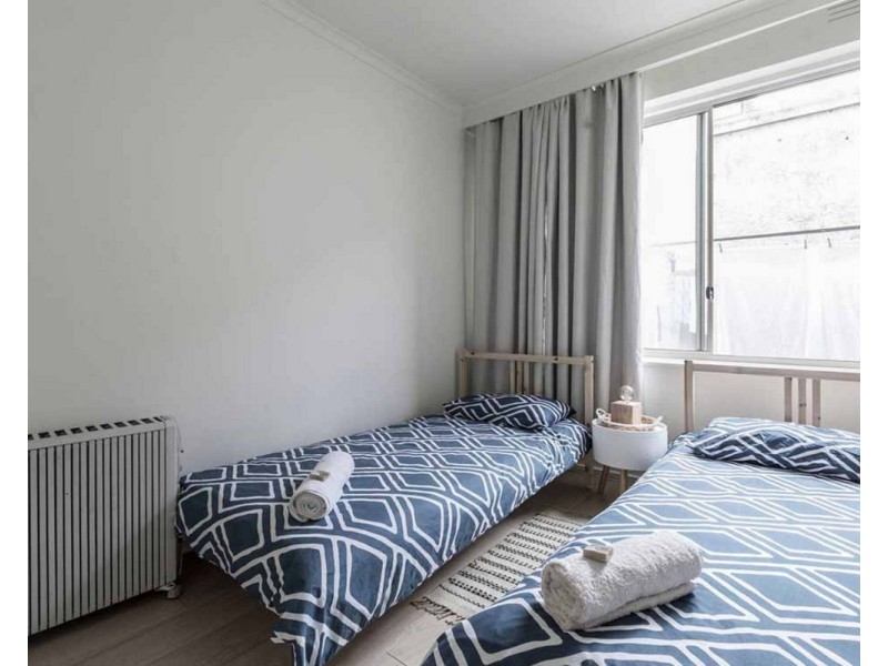 4/27 Robe Street, St Kilda VIC 3182