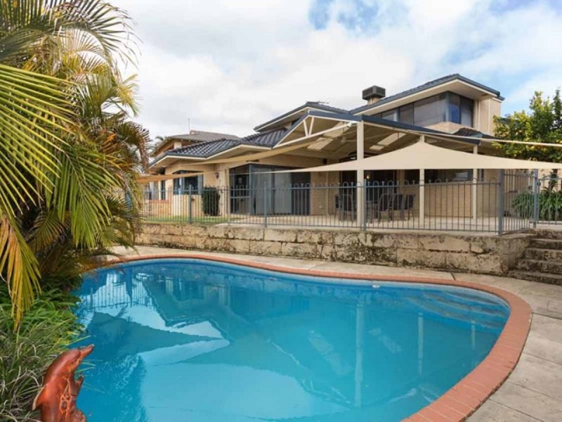 73 Anglesey Drive, Kardinya WA 6163