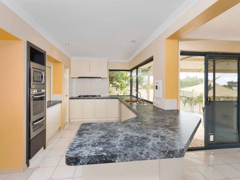 73 Anglesey Drive, Kardinya WA 6163