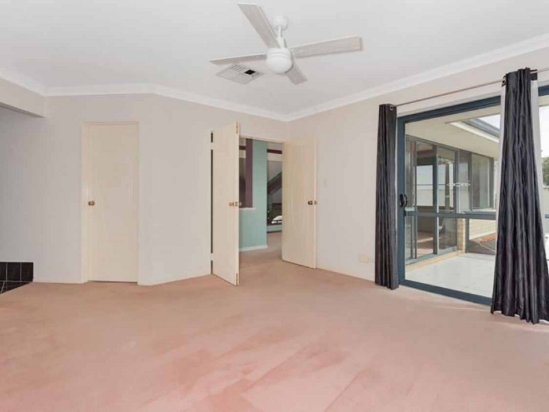 73 Anglesey Drive, Kardinya WA 6163