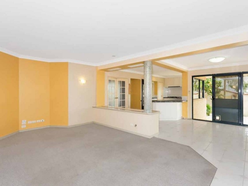 73 Anglesey Drive, Kardinya WA 6163