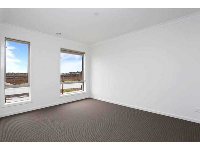 17 Wimbledon Grove, Truganina VIC 3029