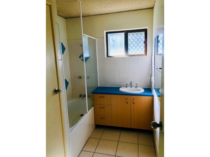 2/18 Kalinda Avenue, Mooloolaba QLD 4557