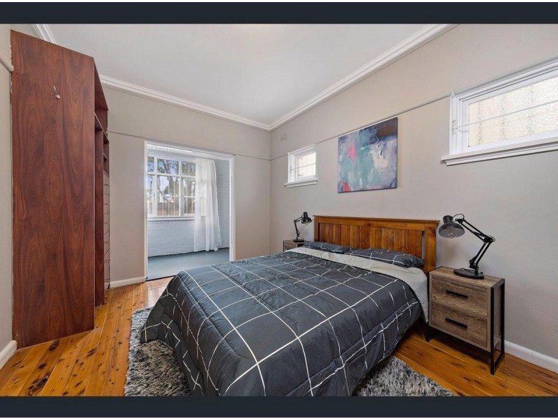 1/5 Esplanade, Ashfield NSW 2131