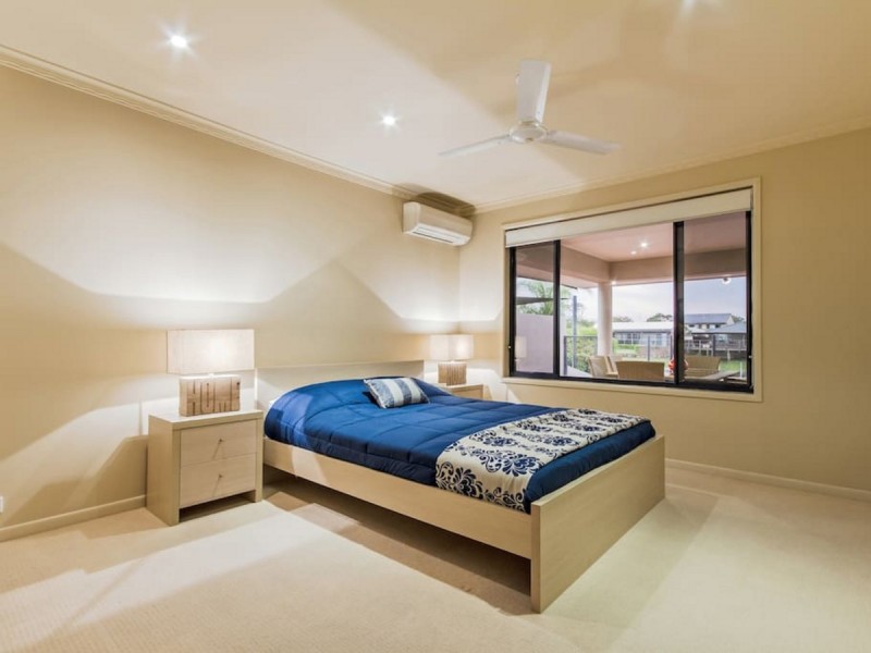 9 Delungra Street, Broadbeach Waters QLD 4218