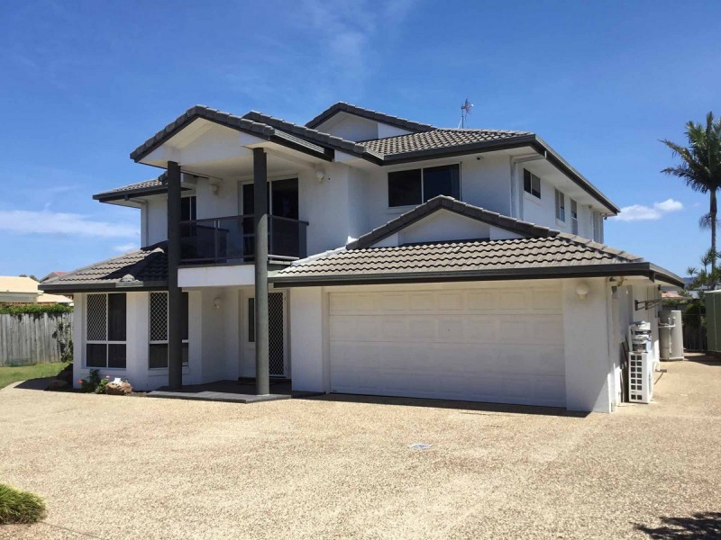 4 Saxonvale Terrace, Mermaid Waters QLD 4218