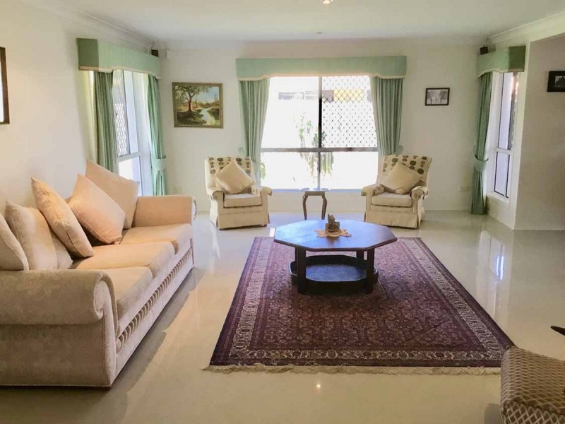 4 Saxonvale Terrace, Mermaid Waters QLD 4218