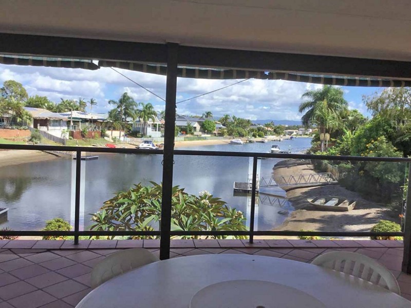 4 Saxonvale Terrace, Mermaid Waters QLD 4218