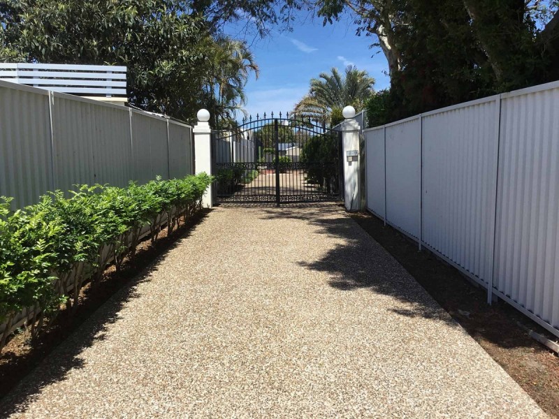 4 Saxonvale Terrace, Mermaid Waters QLD 4218