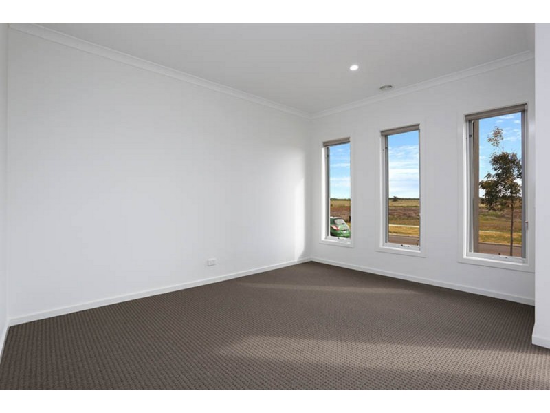 25 Allambee Street, Melton West VIC 3337