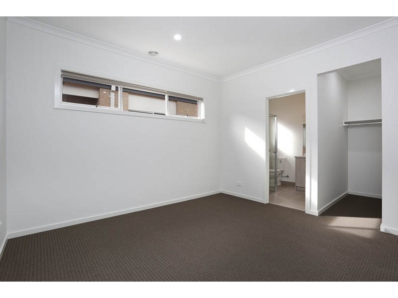 25 Allambee Street, Melton West VIC 3337