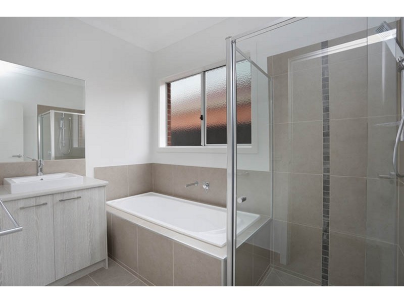 25 Allambee Street, Melton West VIC 3337