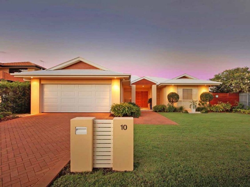 10 Volunteer Street, Newport QLD 4020