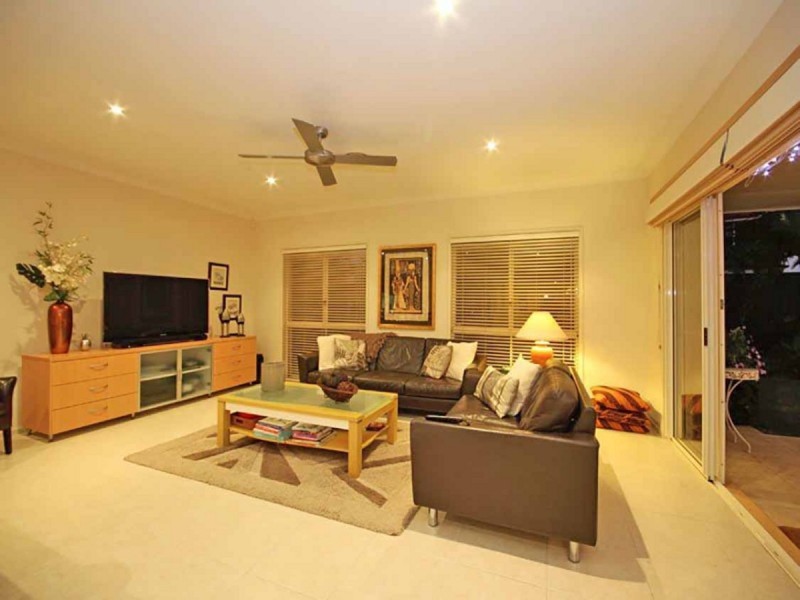 10 Volunteer Street, Newport QLD 4020