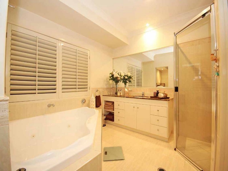 10 Volunteer Street, Newport QLD 4020