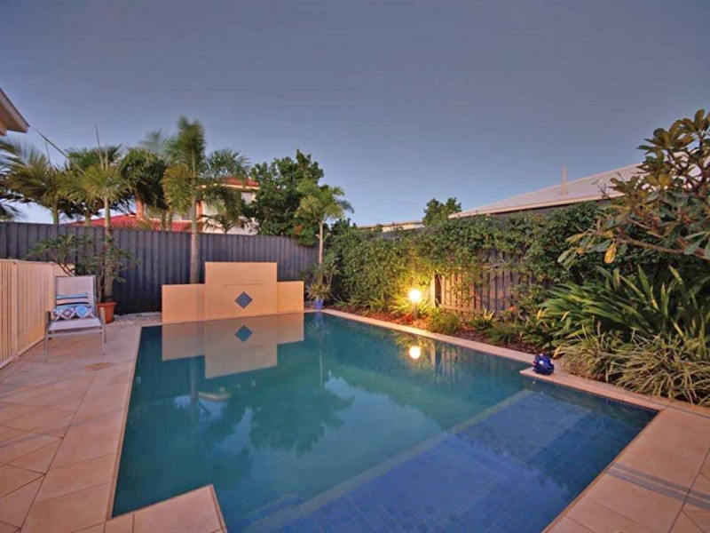 10 Volunteer Street, Newport QLD 4020