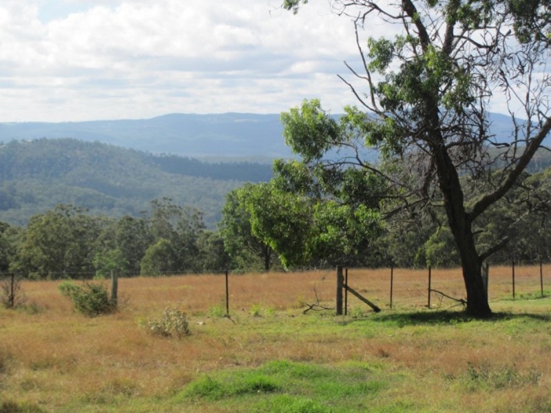 14 Bradys Road, Highfields QLD 4352