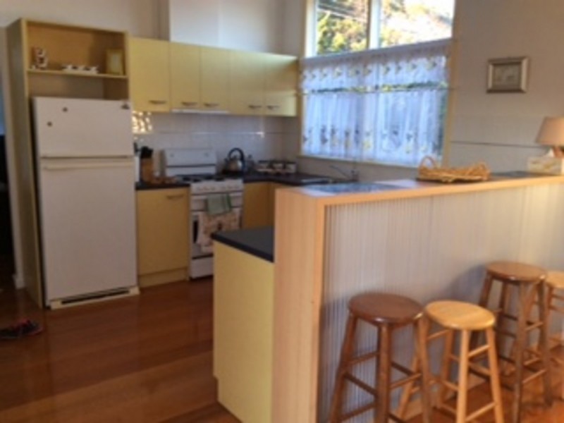 8 Robin Street, Lakes Entrance VIC 3909