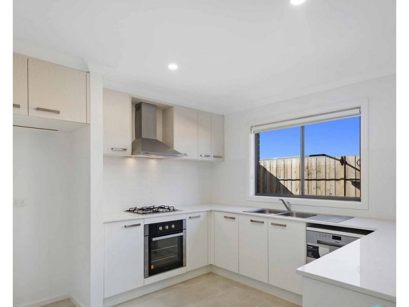 25 Singleton Way, Point Cook VIC 3030
