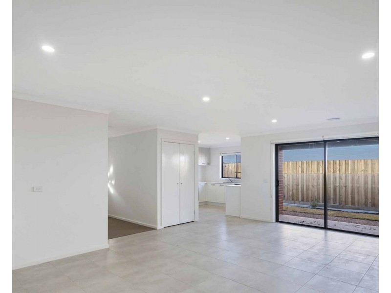 25 Singleton Way, Point Cook VIC 3030
