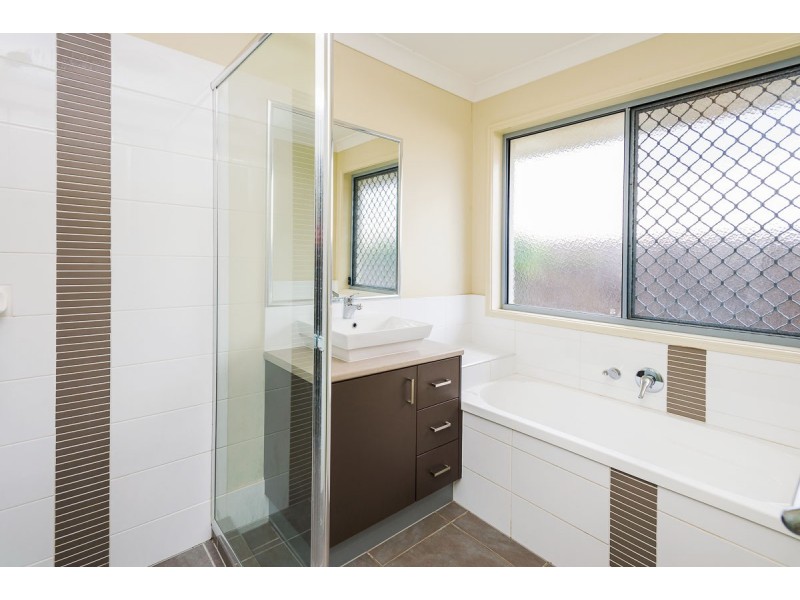 21 Azure Way, Coomera QLD 4209