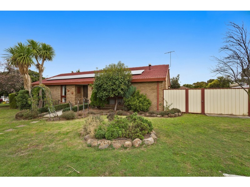 22 Rathdowne Circuit, Melton West VIC 3337
