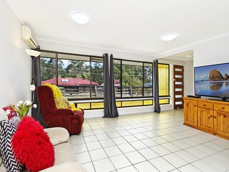 15 Springfield Crescent, Daisy Hill QLD 4127