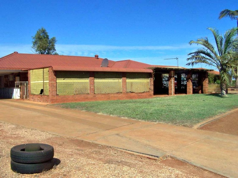 17 Elliott Cresent, Dampier WA 6713