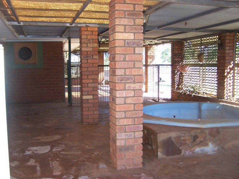 17 Elliott Cresent, Dampier WA 6713