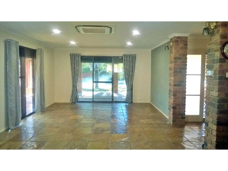 17 Elliott Cresent, Dampier WA 6713