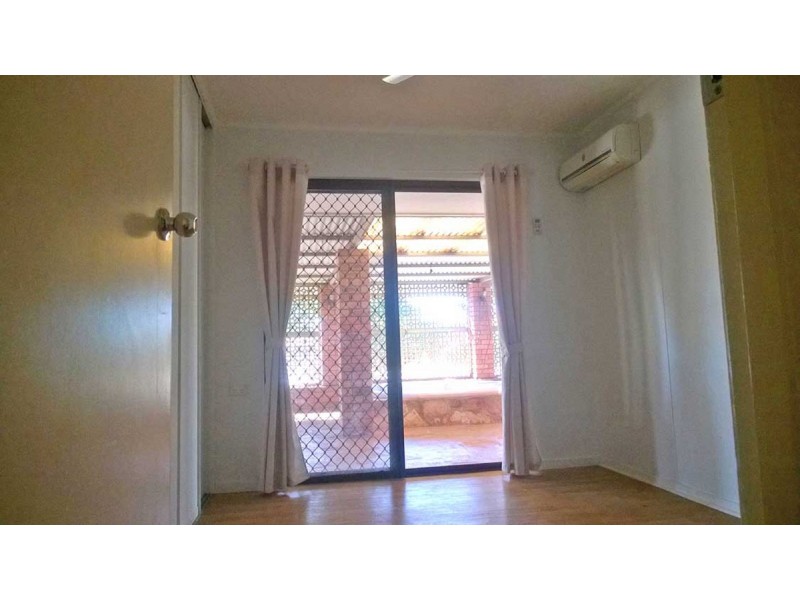 17 Elliott Cresent, Dampier WA 6713