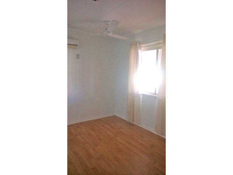 17 Elliott Cresent, Dampier WA 6713