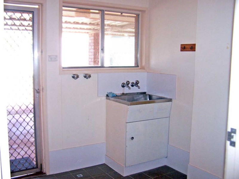 17 Elliott Cresent, Dampier WA 6713