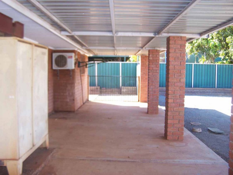 17 Elliott Cresent, Dampier WA 6713