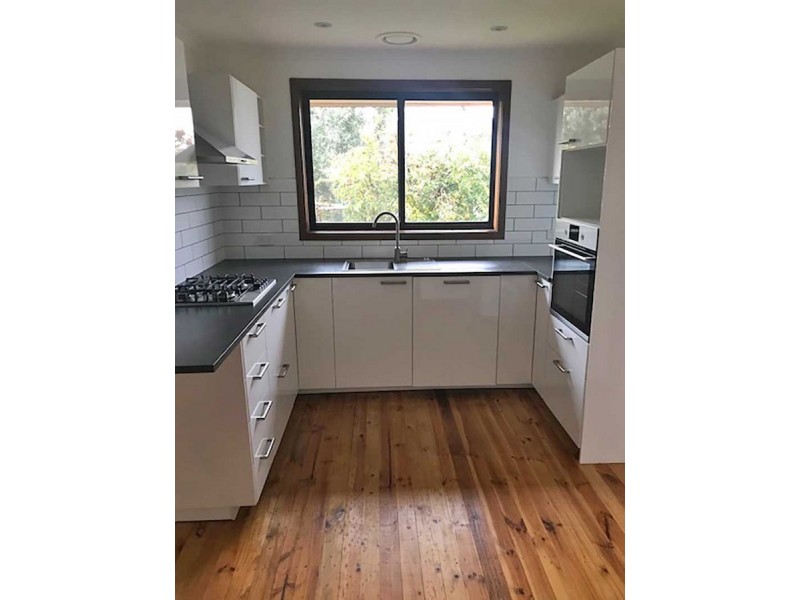 4 Chetwyn Drive, Kings Park VIC 3021