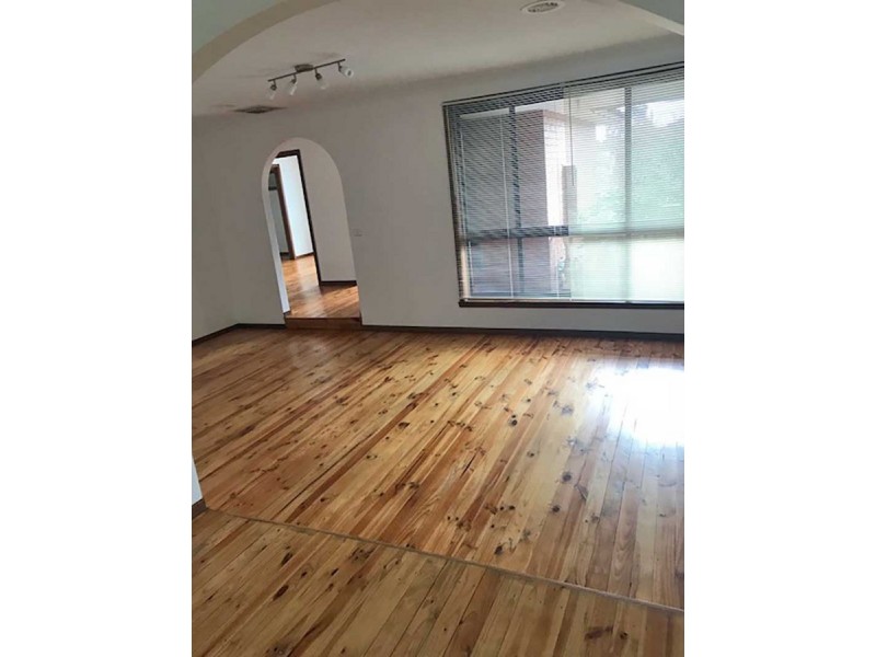 4 Chetwyn Drive, Kings Park VIC 3021