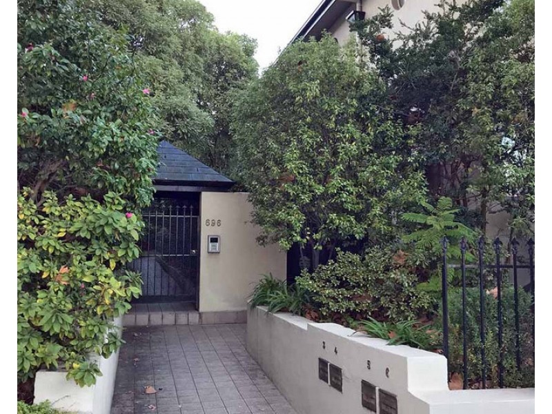 6/696 Orrong Road, Toorak VIC 3142