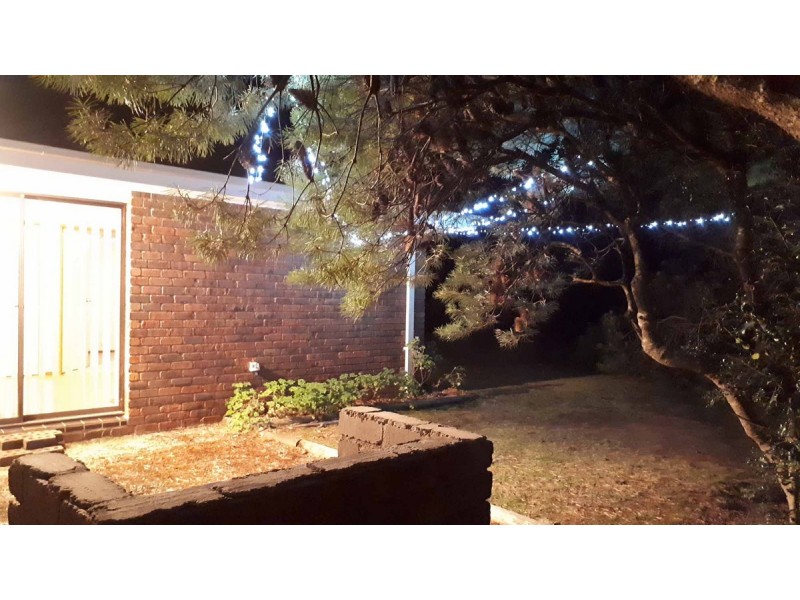 121 Waratah Road, Wentworth Falls NSW 2782