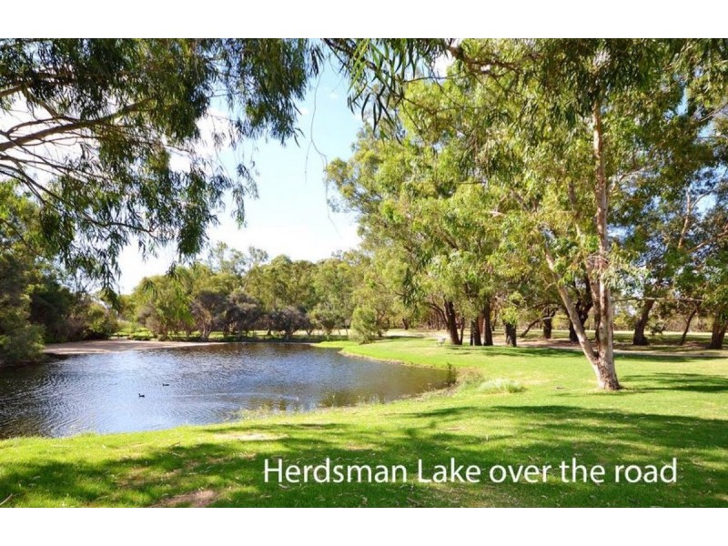 13/56 Moondine Drive, Wembley WA 6014