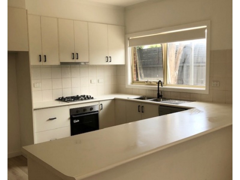 2/312 Aberdeen Street, Manifold Heights VIC 3218