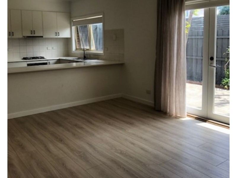 2/312 Aberdeen Street, Manifold Heights VIC 3218