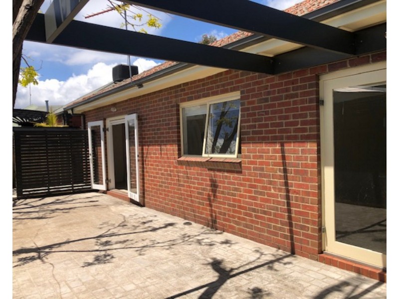 2/312 Aberdeen Street, Manifold Heights VIC 3218